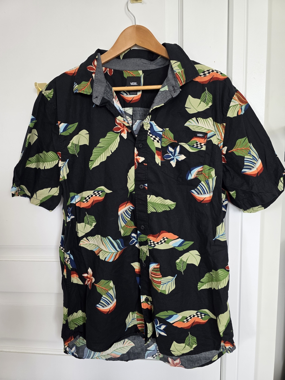 Vans Black Short-Sleeve Tropical Print Button-Down Shirt